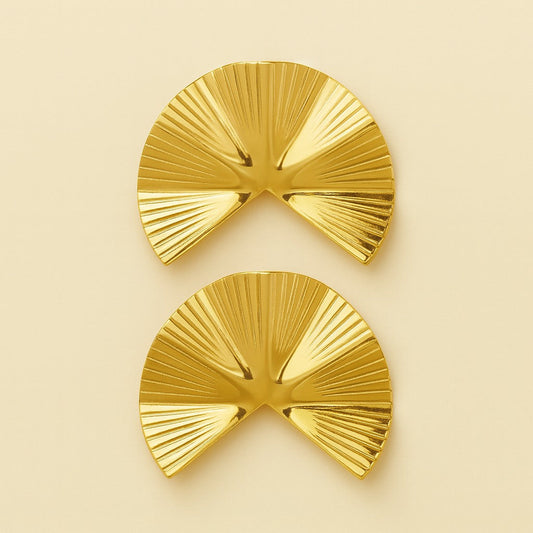 18k gold plated Twilight Gleam stud earring
