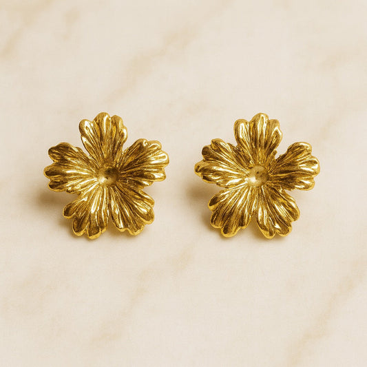 18k gold plated Luxe Petal Glow Stud earring