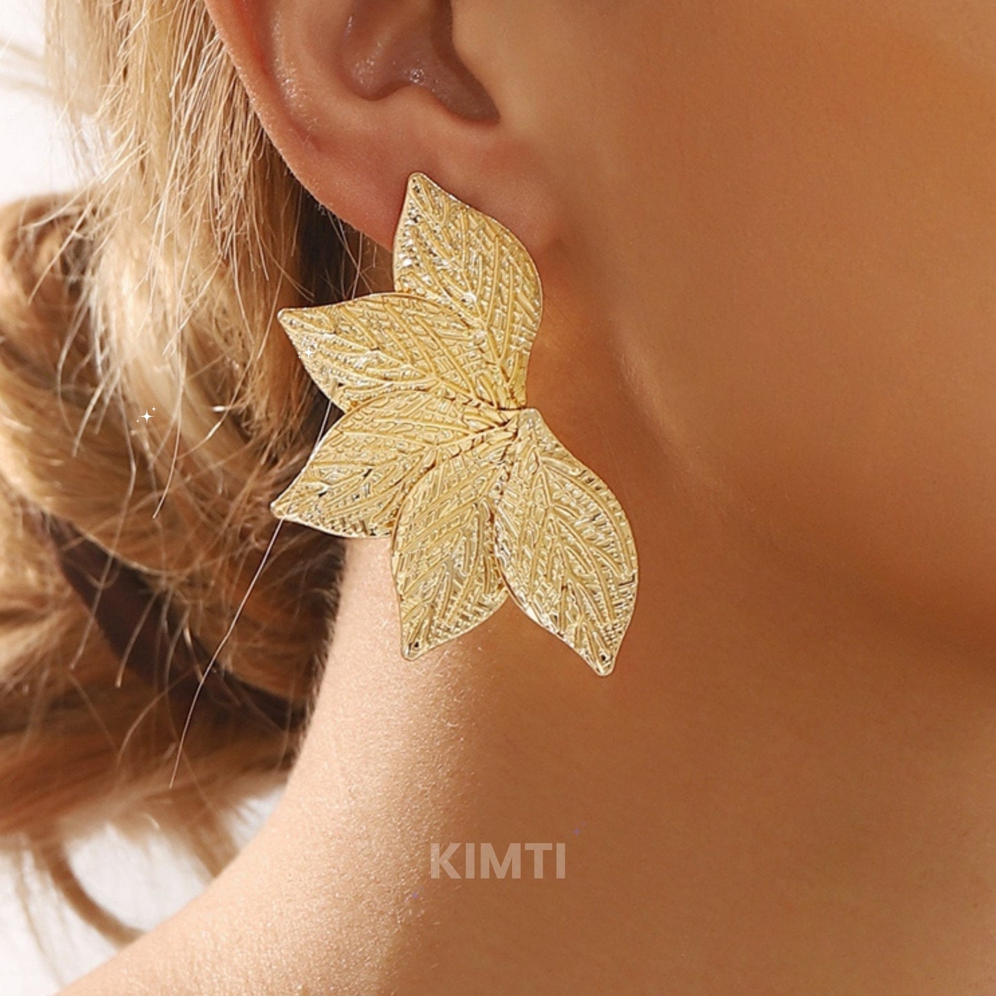Leaf Charm Golden Earring