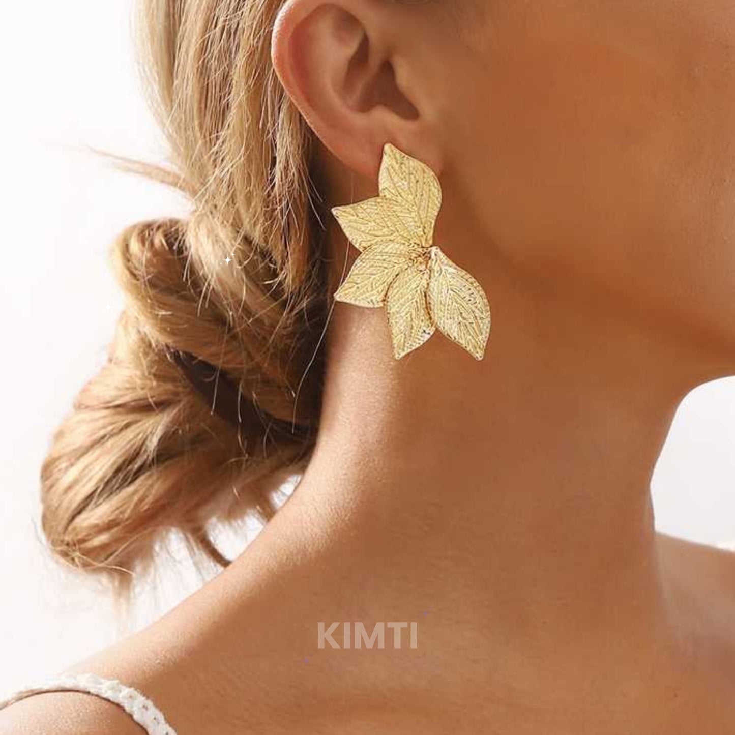 Leaf Charm Golden Earring