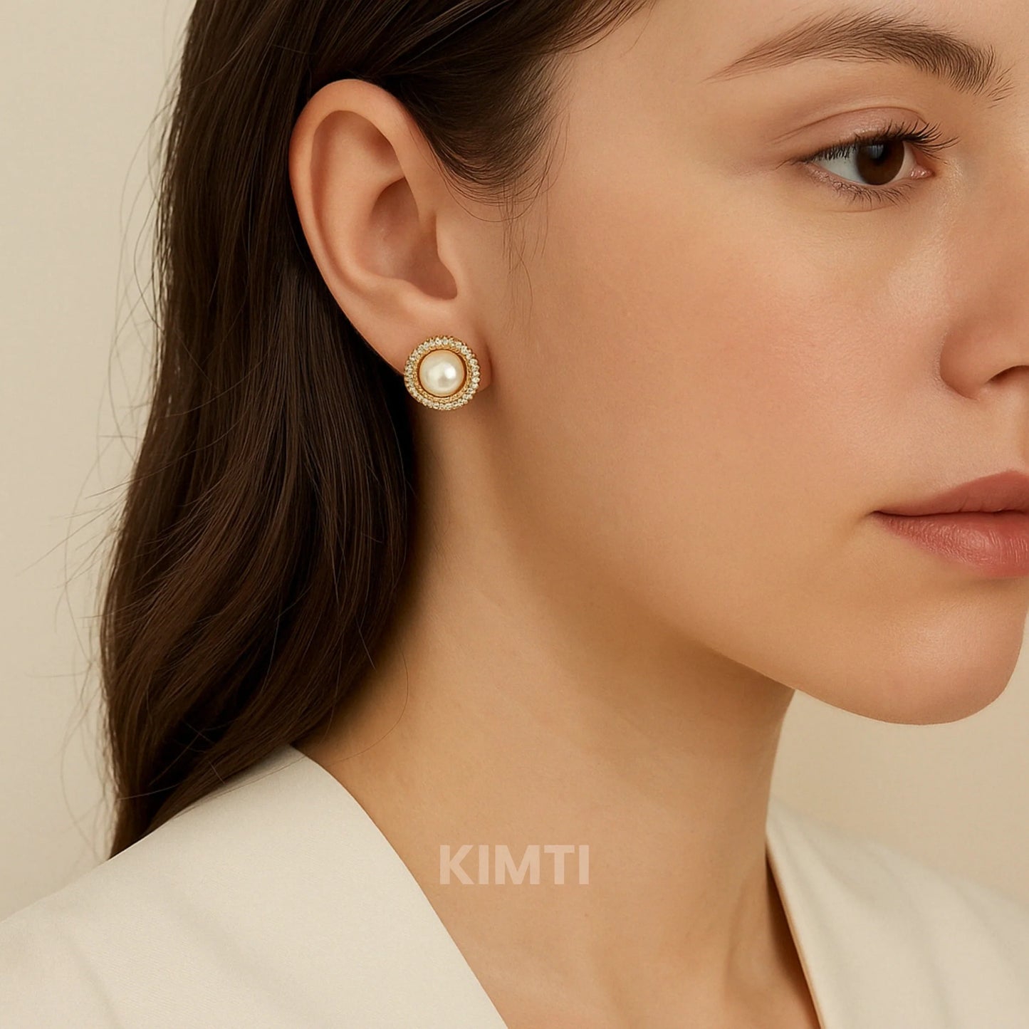 Uplifting Glow White Stud Earring