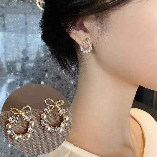 Business Chic White Pearls Stud Earring
