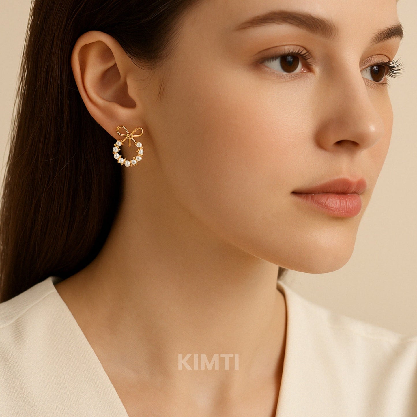 Business Chic White Pearls Stud Earring