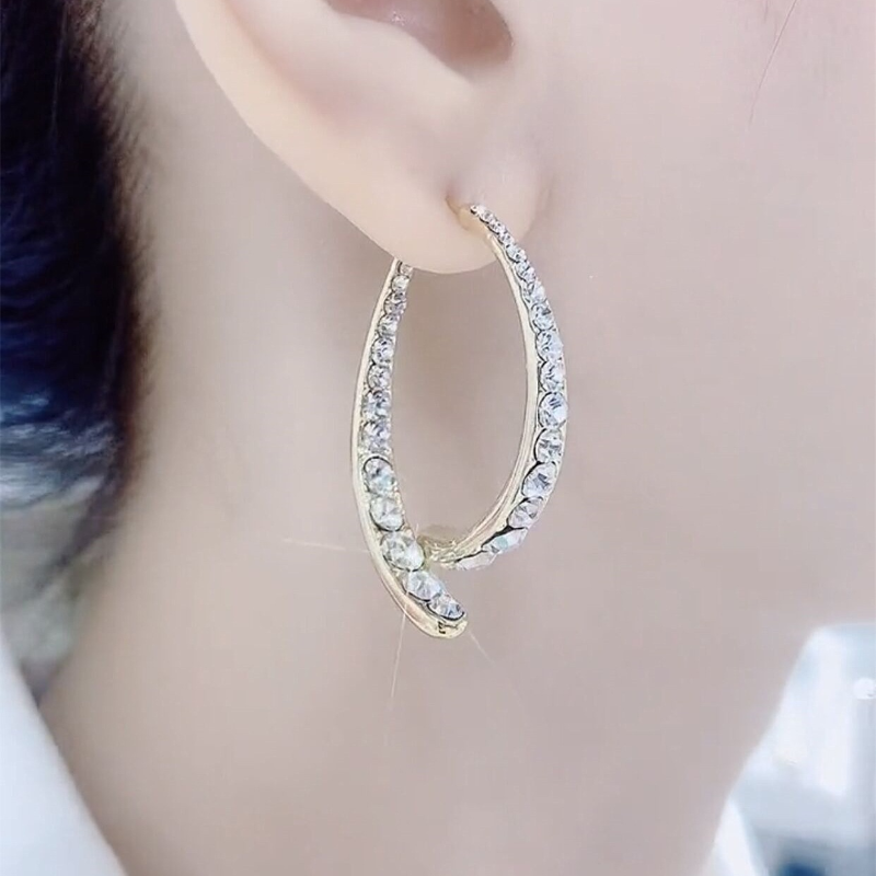 Savage Beauty Silver Drop Earring