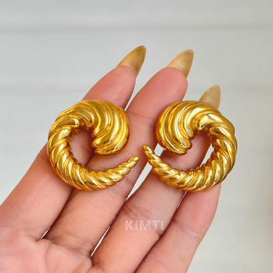 18k Gold Plated Gilded Swirl Crescents Earring